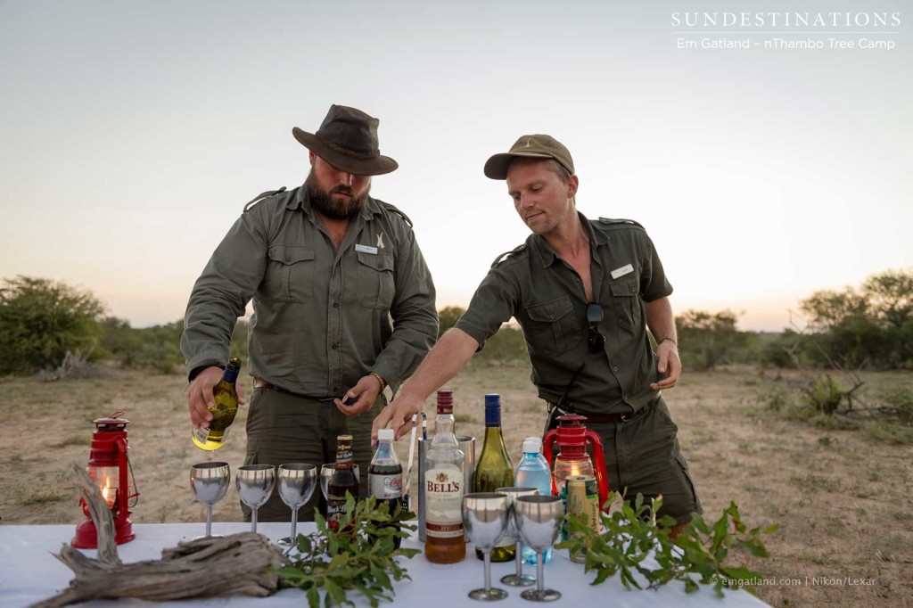 Game drive sundowners at nThambo Tree Camp