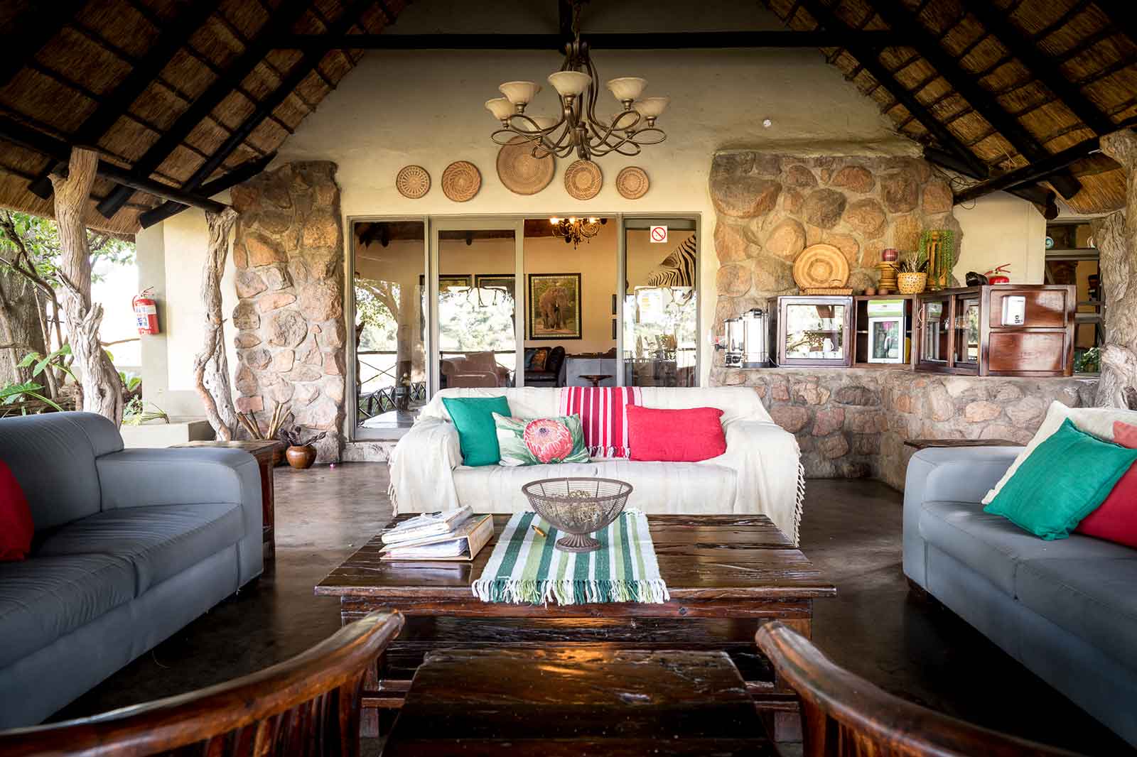 Umkumbe Safari Lodge Lounge