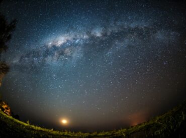 Astrotourism has emerged as a prominent travel trend in 2024, as noted by Forbes. The essential components for a memorable Astrotourism holiday encompass unspoiled wilderness settings devoid of urban and artificial illumination…which pretty much describes our reserves and concessions! Just what is Astrotourism? It’s a type of travel that makes stargazing the focus of your […]