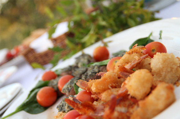 nThambo & Africa on Foot Surprise Snacks Types of food arranged for bush dinners