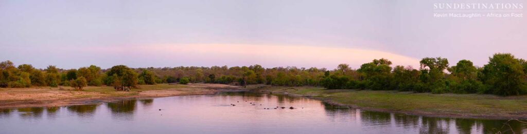 Panoramic view of guests at Bateleur's Nest dam Panoramic view of guests at Bateleur's Nest dam